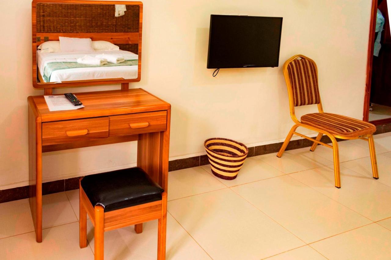 Kalya Courts Hotel Fort Portal Dış mekan fotoğraf