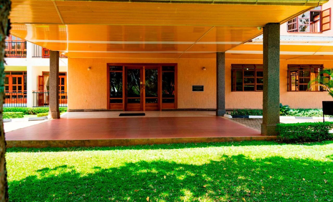 Kalya Courts Hotel Fort Portal Dış mekan fotoğraf