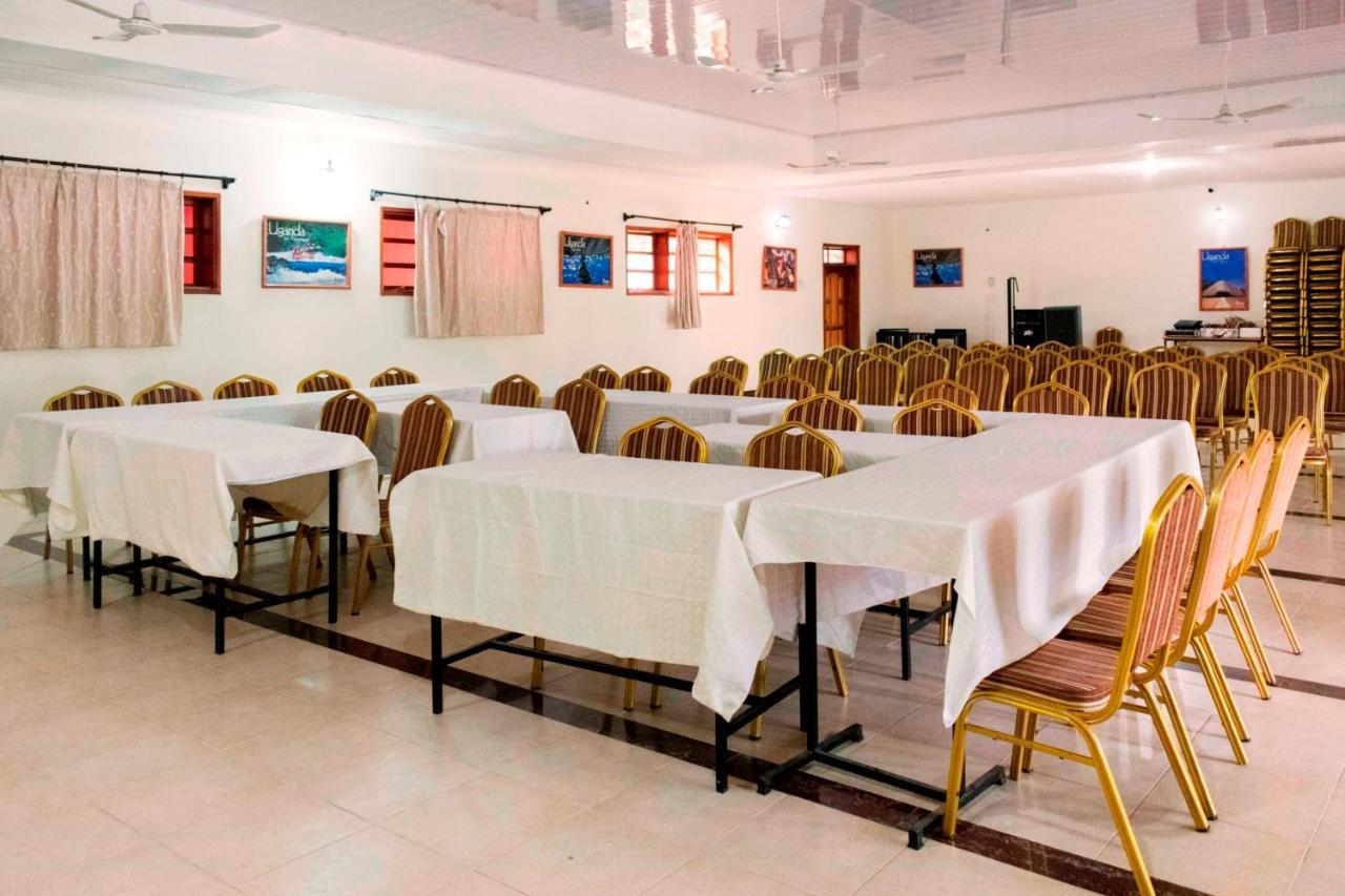 Kalya Courts Hotel Fort Portal Dış mekan fotoğraf