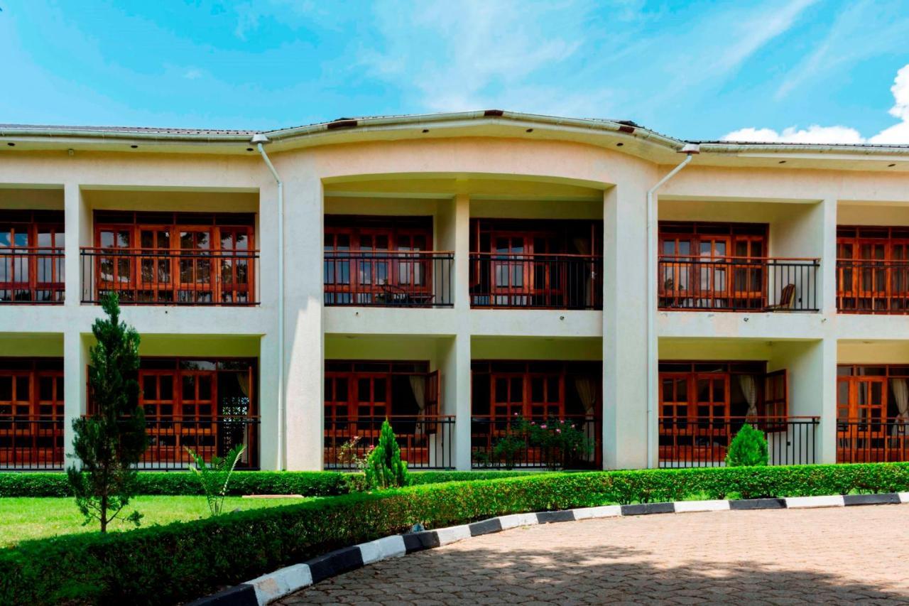 Kalya Courts Hotel Fort Portal Dış mekan fotoğraf