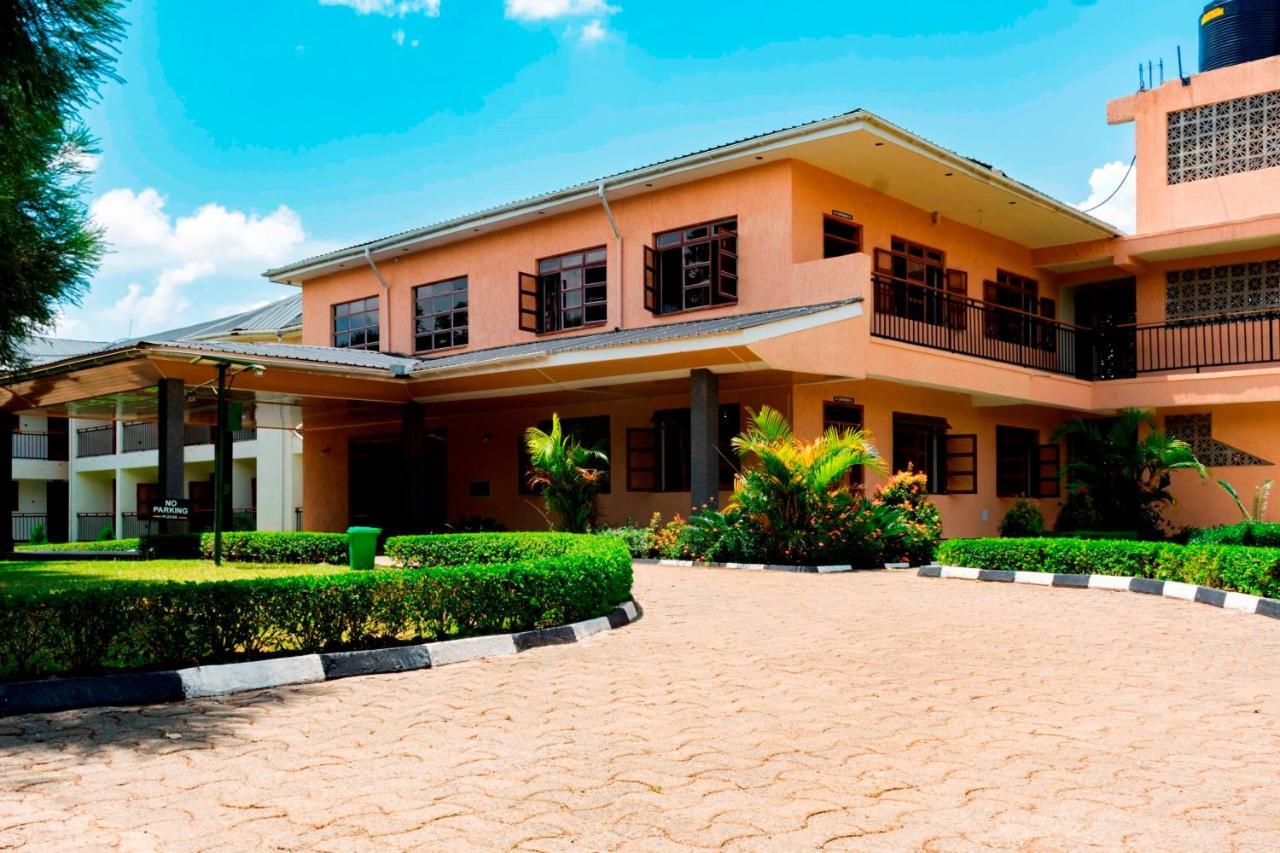 Kalya Courts Hotel Fort Portal Dış mekan fotoğraf