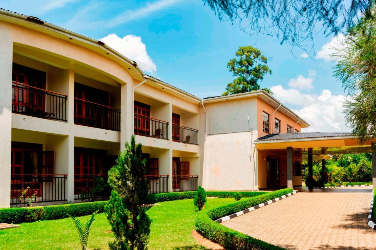 Kalya Courts Hotel Fort Portal Dış mekan fotoğraf