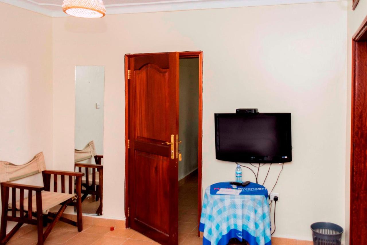 Kalya Courts Hotel Fort Portal Dış mekan fotoğraf