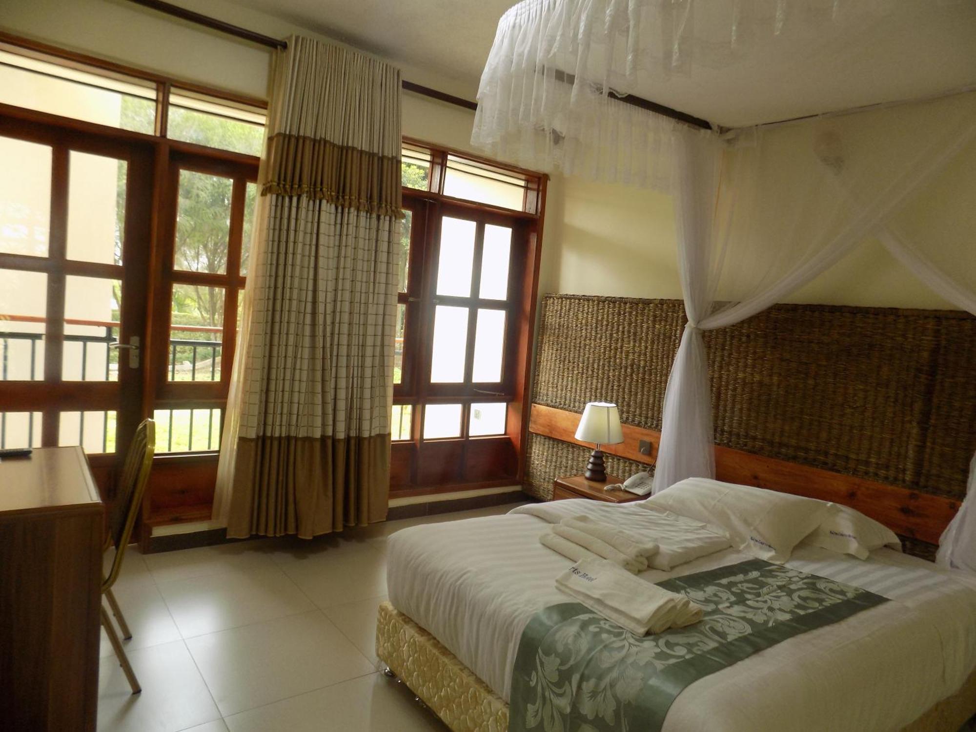 Kalya Courts Hotel Fort Portal Dış mekan fotoğraf